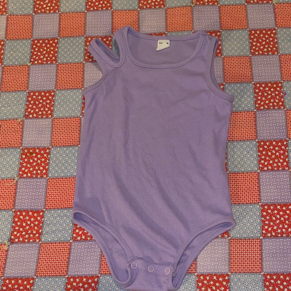 SHEIN Lavender Kids Bodysuit